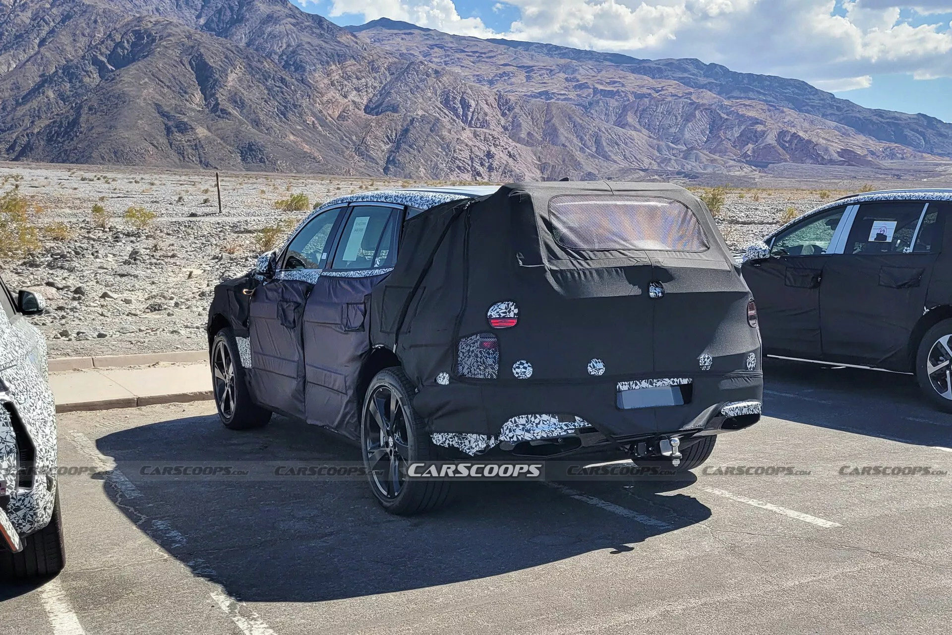 جينيسيس GV90 الكهربائية الجديدة كلياً تظهر أثناء اختبارها في وادي الموت الأمريكي جينيسيس GV90 الكهربائية الجديدة كلياً تظهر أثناء اختبارها في وادي الموت الأمريكي 1