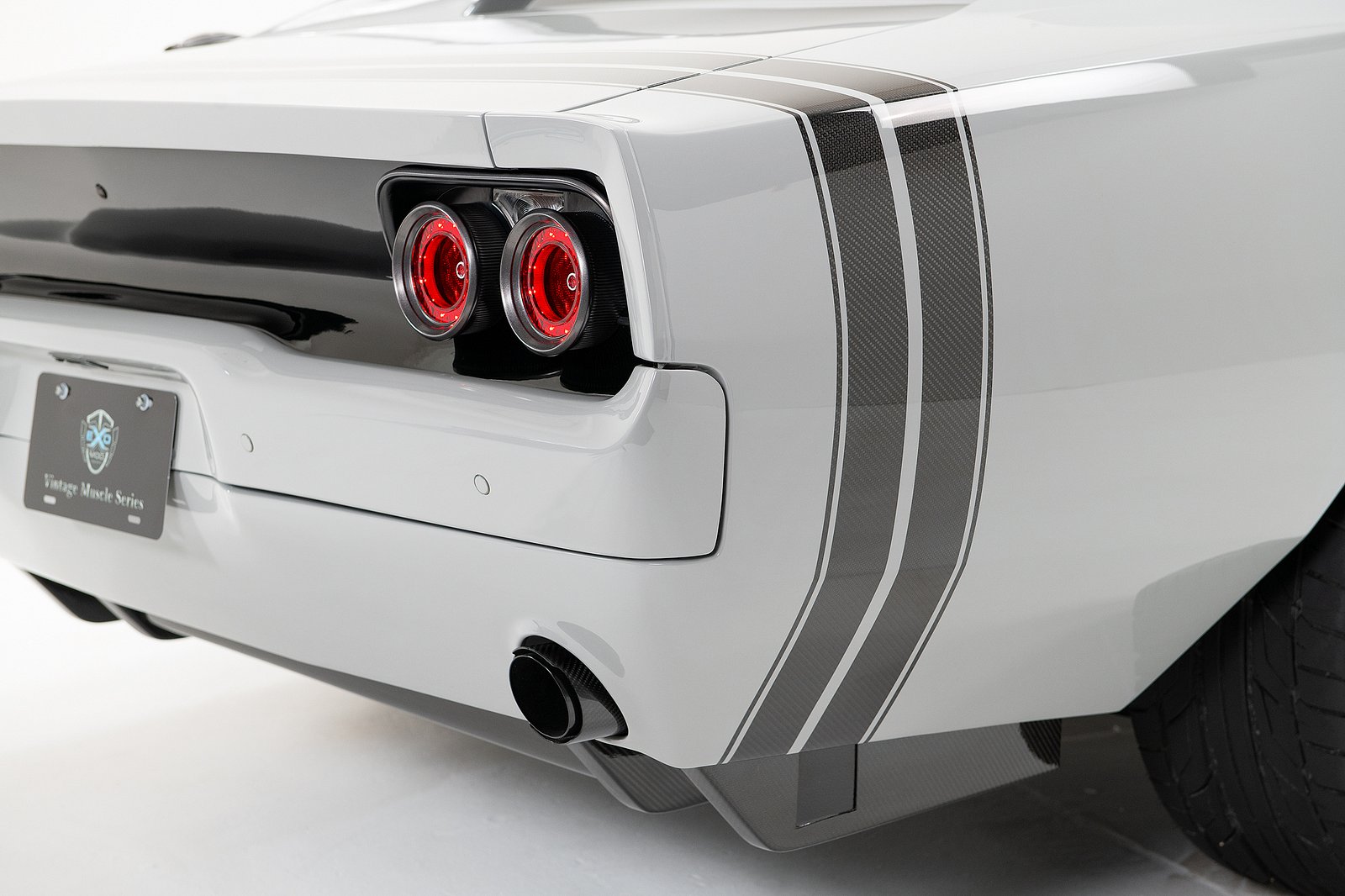 دودج تشالنجر هيلكات تحصل على مظهر تشارجر الكلاسيكية من ستينيات القرن الماضي بقوة 885 حصان دودج تشالنجر هيلكات تحصل على مظهر تشارجر الكلاسيكية من ستينيات القرن الماضي بقوة 885 حصان 6