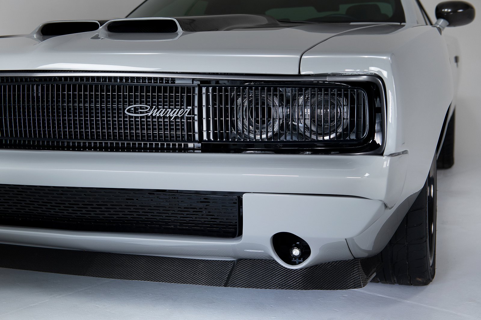 دودج تشالنجر هيلكات تحصل على مظهر تشارجر الكلاسيكية من ستينيات القرن الماضي بقوة 885 حصان دودج تشالنجر هيلكات تحصل على مظهر تشارجر الكلاسيكية من ستينيات القرن الماضي بقوة 885 حصان 5