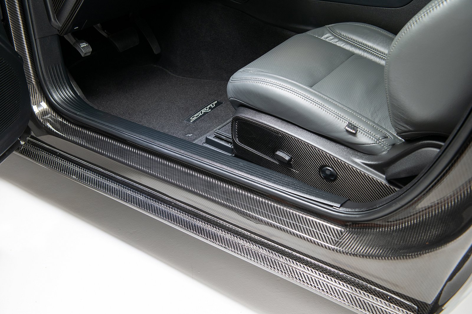 دودج تشالنجر هيلكات تحصل على مظهر تشارجر الكلاسيكية من ستينيات القرن الماضي بقوة 885 حصان دودج تشالنجر هيلكات تحصل على مظهر تشارجر الكلاسيكية من ستينيات القرن الماضي بقوة 885 حصان 9