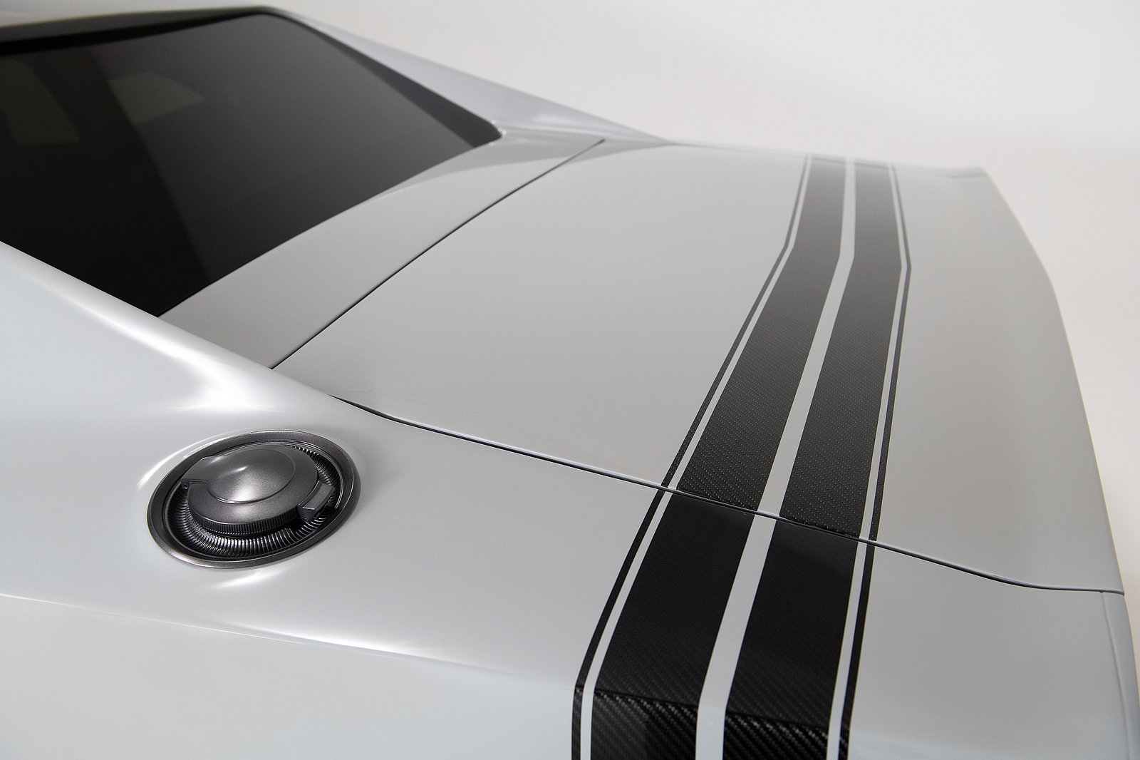 دودج تشالنجر هيلكات تحصل على مظهر تشارجر الكلاسيكية من ستينيات القرن الماضي بقوة 885 حصان دودج تشالنجر هيلكات بمظهر كلاسيكي