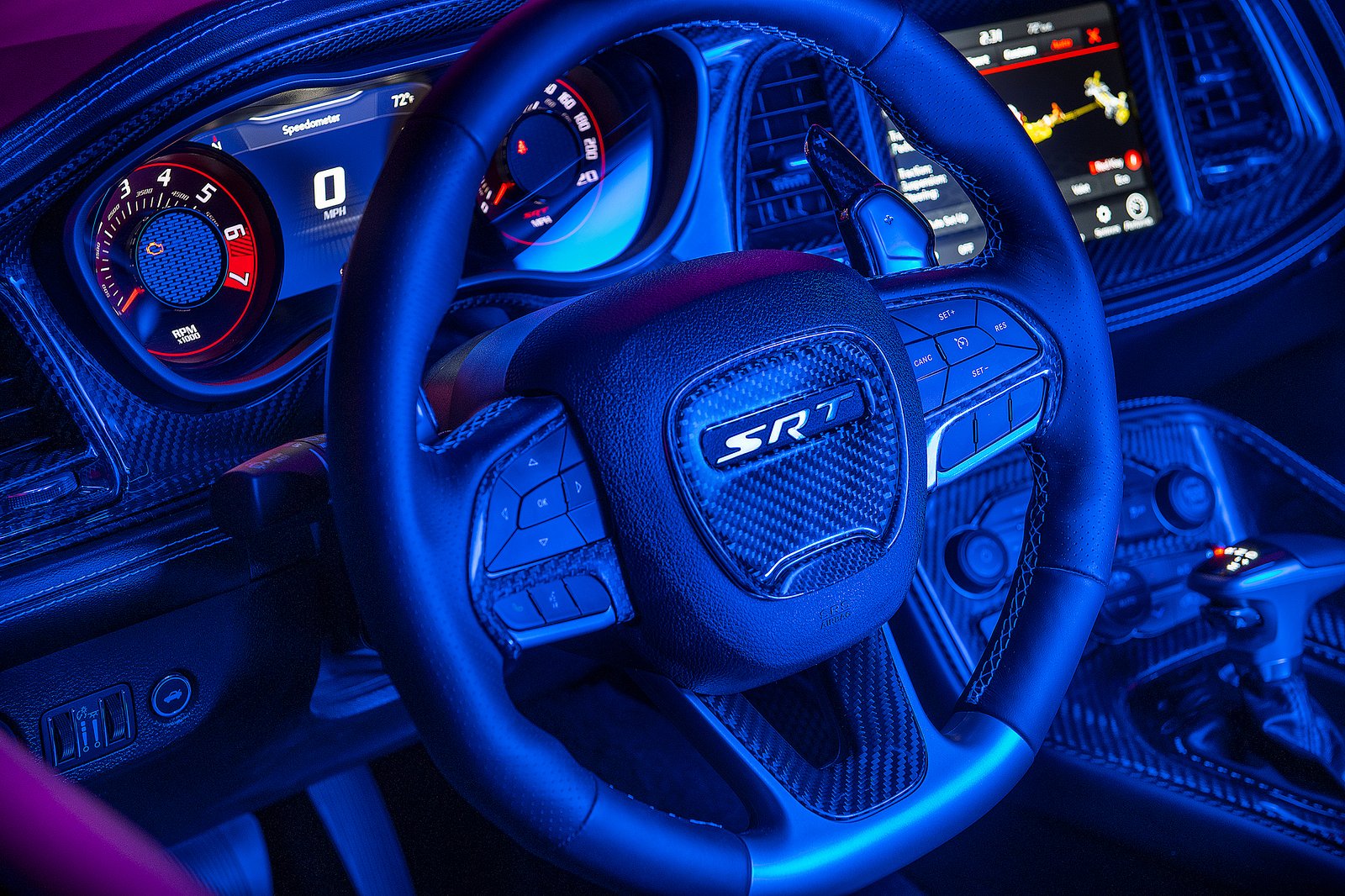 دودج تشالنجر هيلكات تحصل على مظهر تشارجر الكلاسيكية من ستينيات القرن الماضي بقوة 885 حصان دودج تشالنجر هيلكات تحصل على مظهر تشارجر الكلاسيكية من ستينيات القرن الماضي بقوة 885 حصان 4