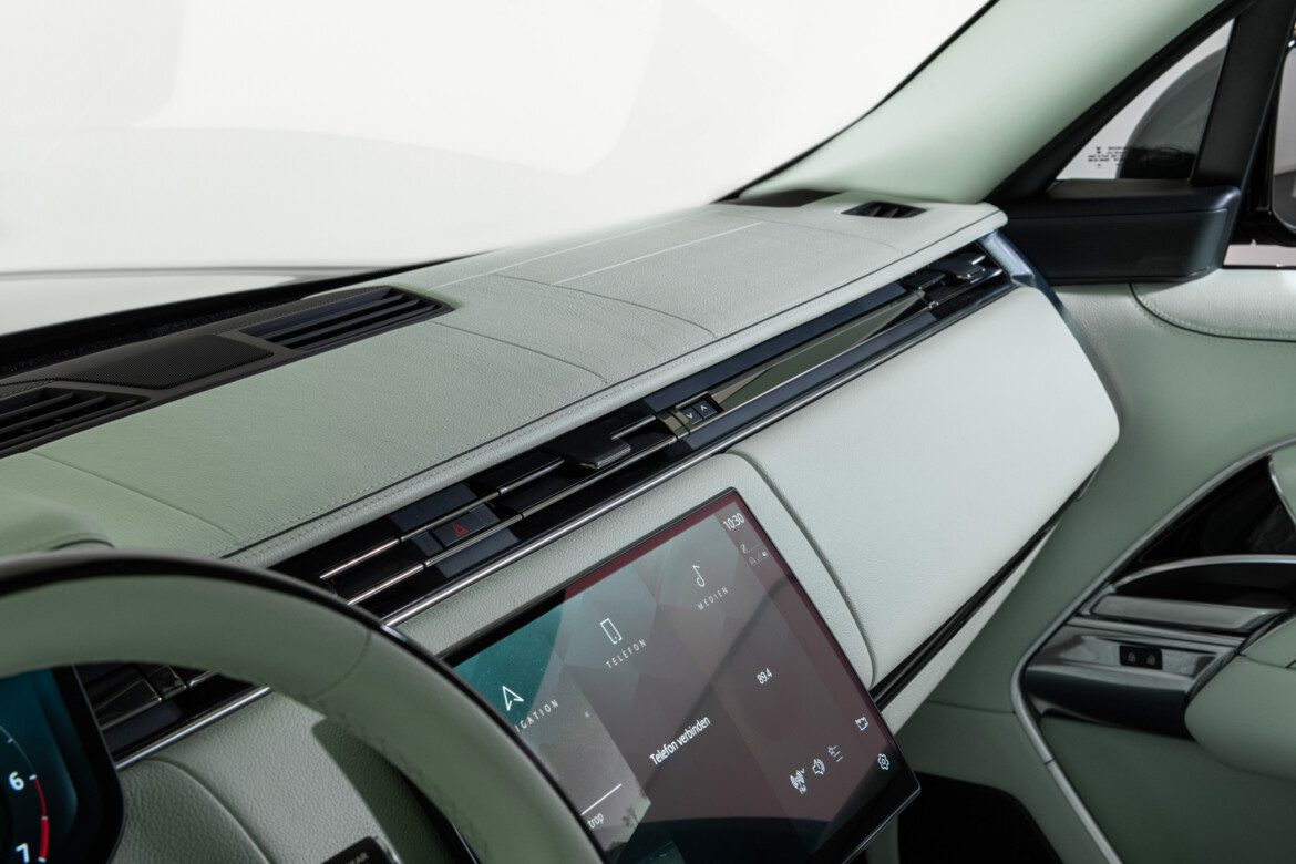 برابوس تكشف عن إصدار جديد من رنج روفر بقوة 600 حصان برابوس تكشف عن إصدار جديد من رنج روفر بقوة 600 حصان 12