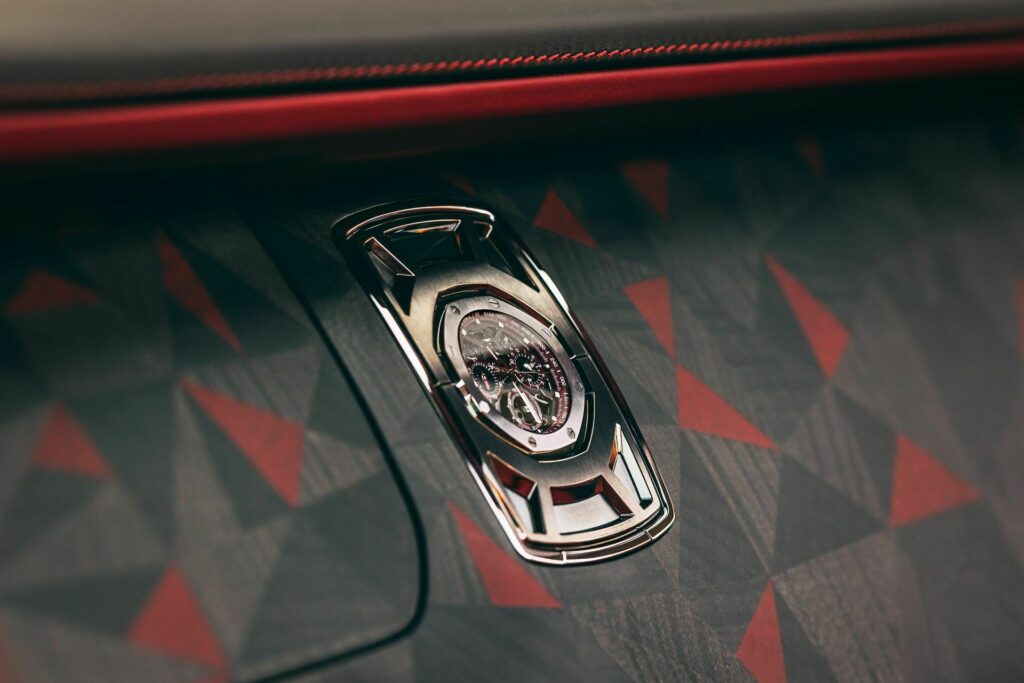 رولز رويس تكشف عن دروب تيل لا روز نوار الحصرية للغاية بأربع نسخ فقط حول العالم 11