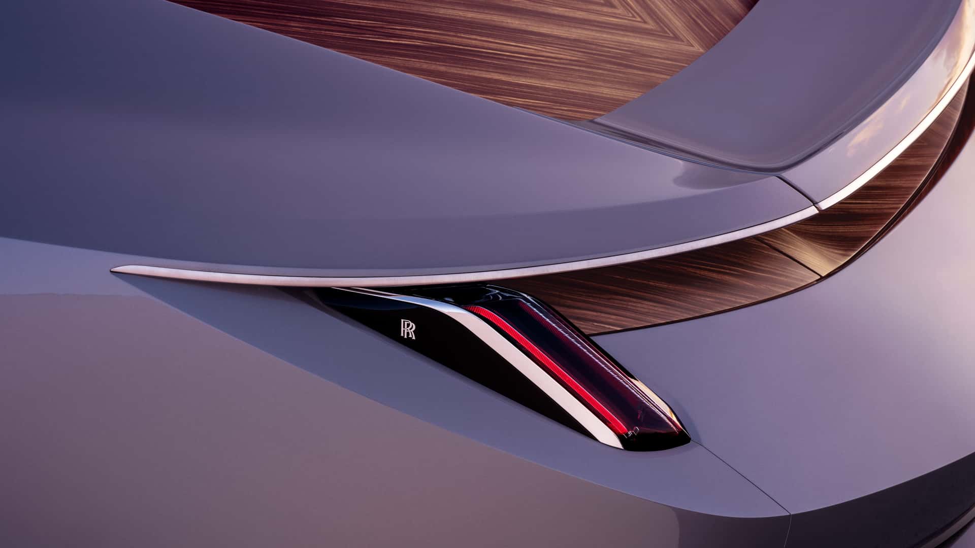 رولزرويس تكشف عن إصدار دروب تيل أميثِست الحصري الجديد بسعر 94 مليون ريال وخارجية بنفسجية 16