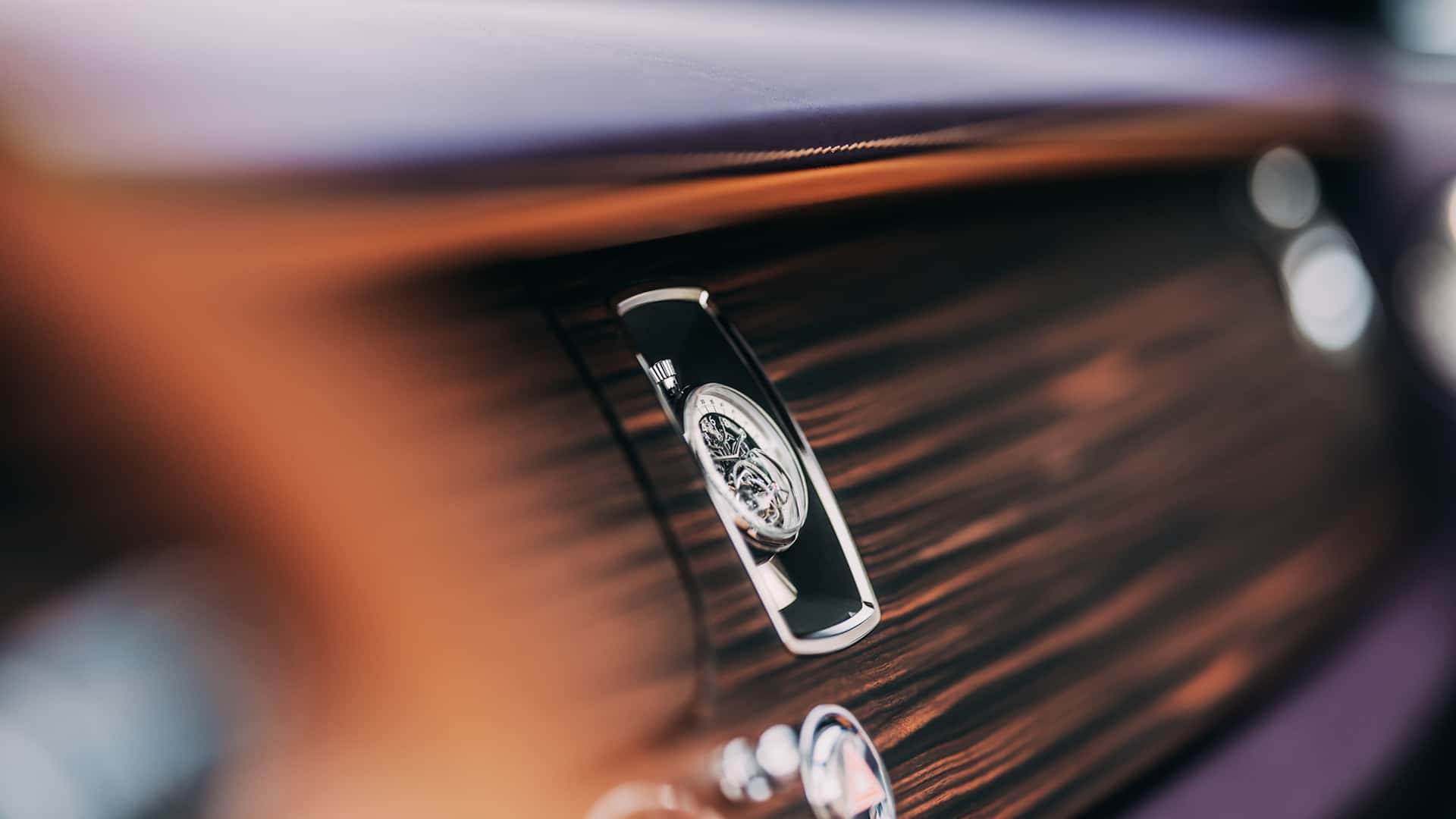 رولزرويس تكشف عن إصدار دروب تيل أميثِست الحصري الجديد بسعر 94 مليون ريال وخارجية بنفسجية 22