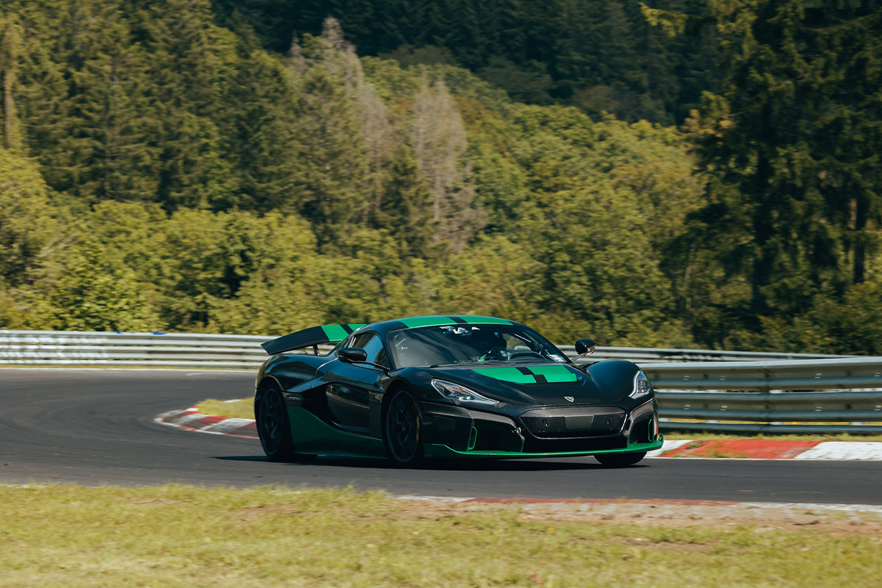 ريماك نيفيرا تحطم الرقم القياسي لتيسلا على نوربورغرينغ بفارق 20 ثانية! 1