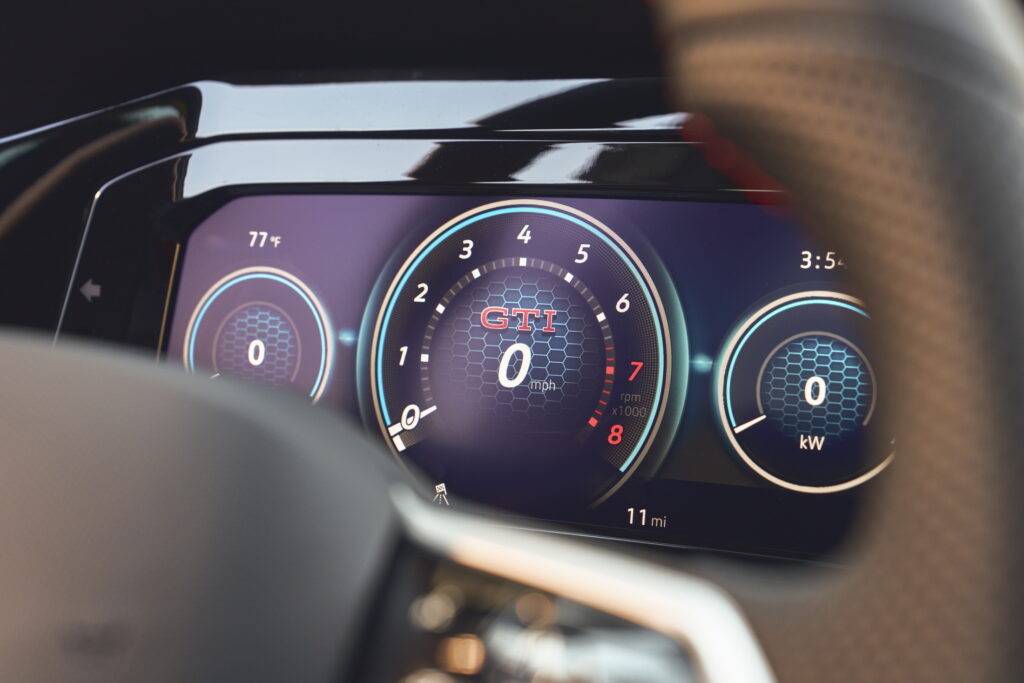 فولكس واجن تودع ناقل الحركة اليدوي في طرازات جولف بإصدار نهائي أخير فولكس واجن تودع ناقل الحركة اليدوي في طرازات جولف بإصدار نهائي أخير 8