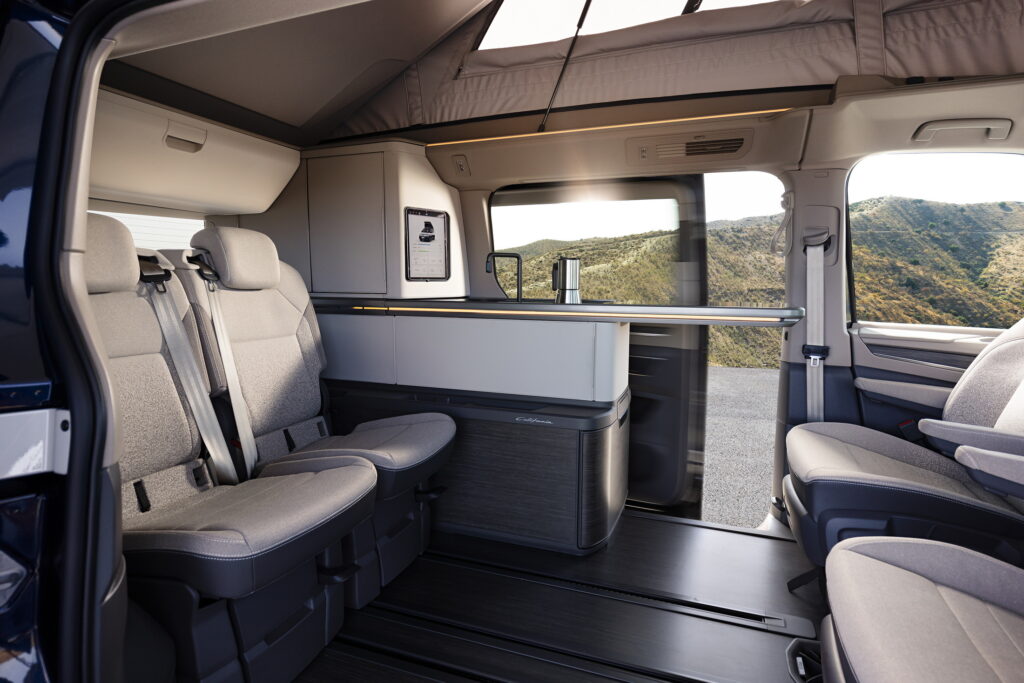 شاحنة فولكس واجن كاليفورنيا الاختبارية للتخييم تنكشف رسمياً بلغة تصميم جديدة ومحرك هايبرد شاحنة فولكس واجن كاليفورنيا الاختبارية للتخييم تنكشف رسمياً بلغة تصميم جديدة ومحرك هايبرد 8