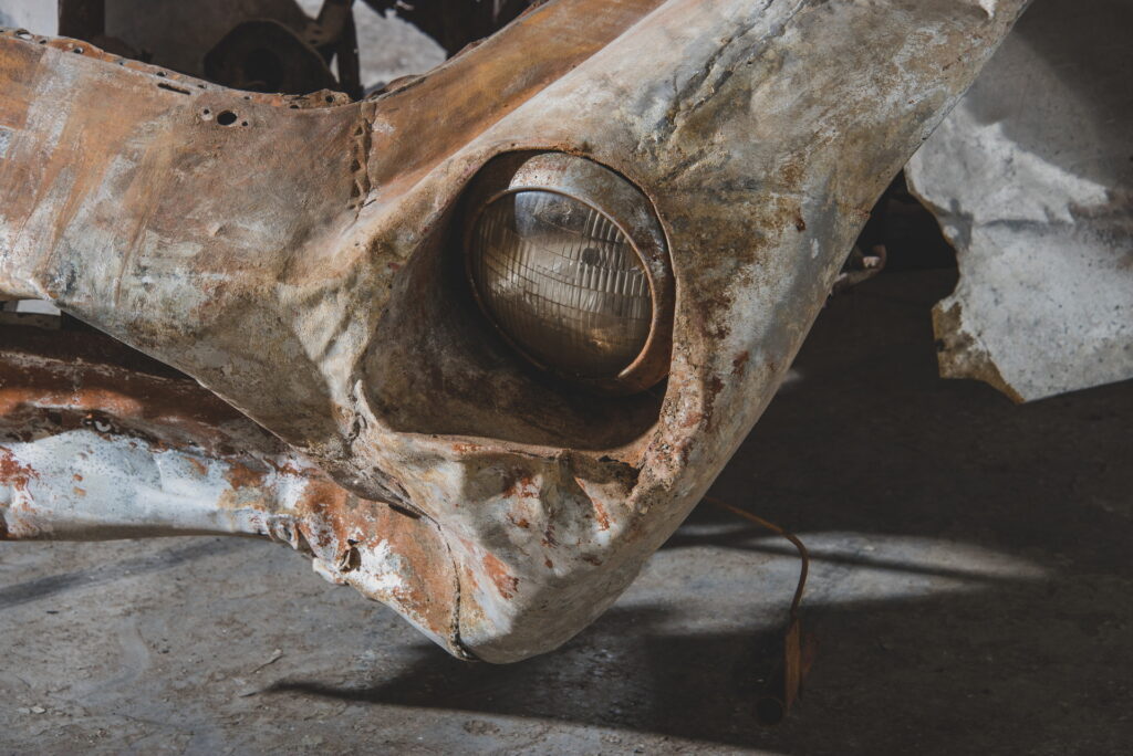 فيراري 500 مونديال سبايدر موديل 1954 محطمة تباع بحوالي 1.9 مليون دولار في مزاد علني فيراري 500 مونديال سبايدر موديل 1954 محطمة تباع بحوالي 1.9 مليون دولار في مزاد علني 9