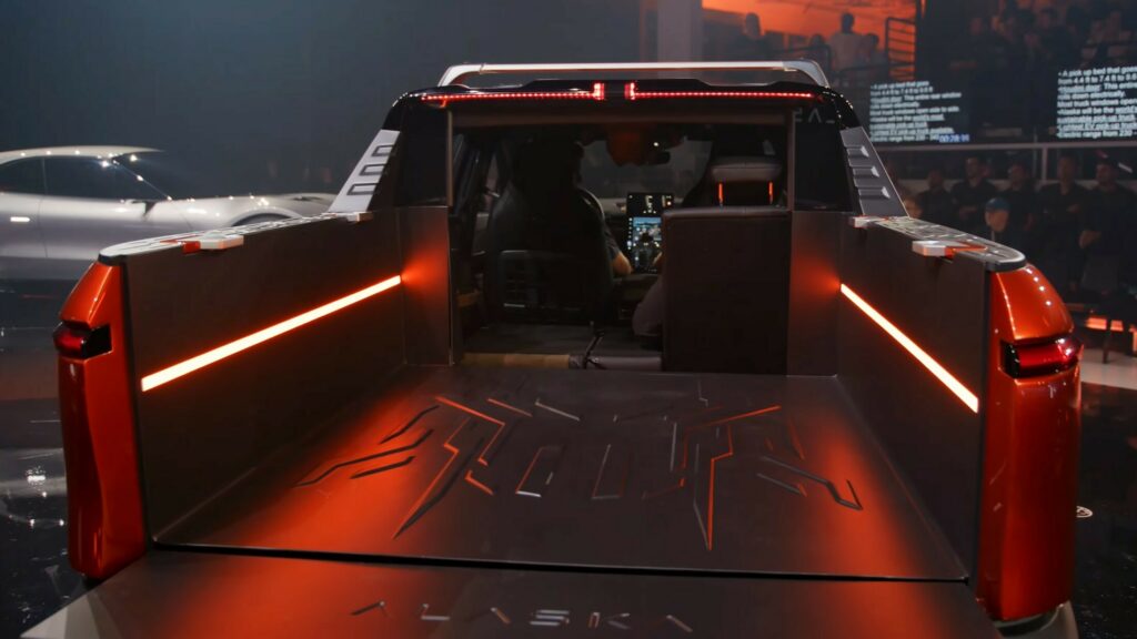 فيسكر الأمريكية تدشن 4 طرازات كهربائية جديدة جاهزة لمنافسة تيسلا، منهم أخف شاحنة كهربائية بالعالم فيسكر الأمريكية تدشن 4 طرازات كهربائية جديدة جاهزة لمنافسة تيسلا، منهم أخف شاحنة كهربائية بالعالم 9