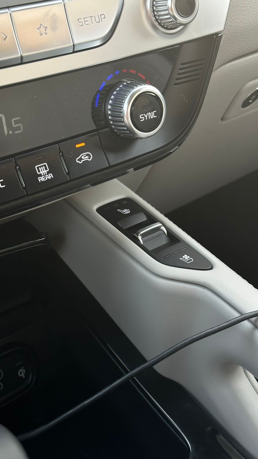 كيا-تيلورايد-فيس-ليفت-2024-المربع-نت-7