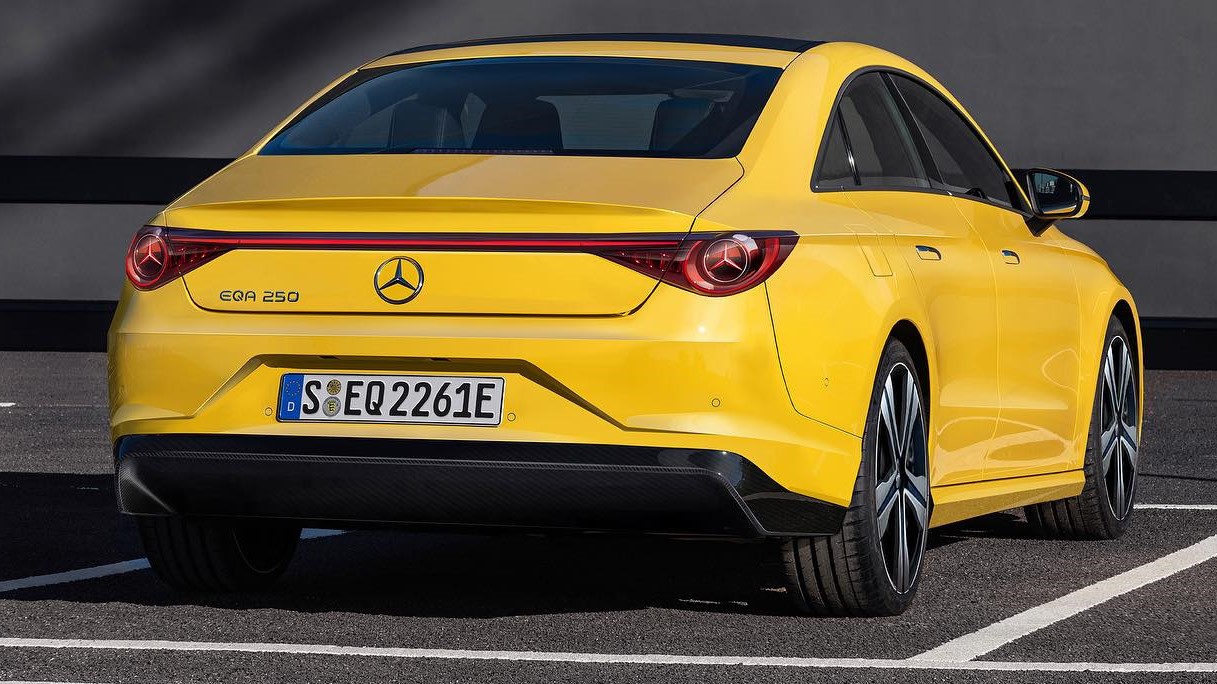 مرسيدس CLA الكهربائية الجديدة كلياً تظهر للمرة الأولى في صور تخيلية مرسيدس CLA الكهربائية