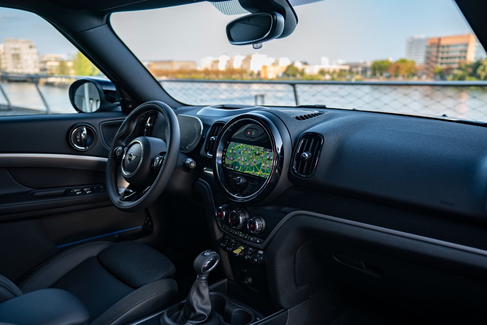 ميني-كونتري-مان-2023-المربع-نت-15