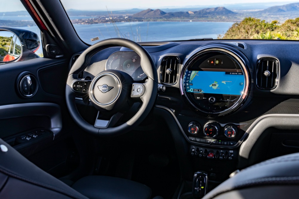 ميني-كونتري-مان-2023-المربع-نت-2-16