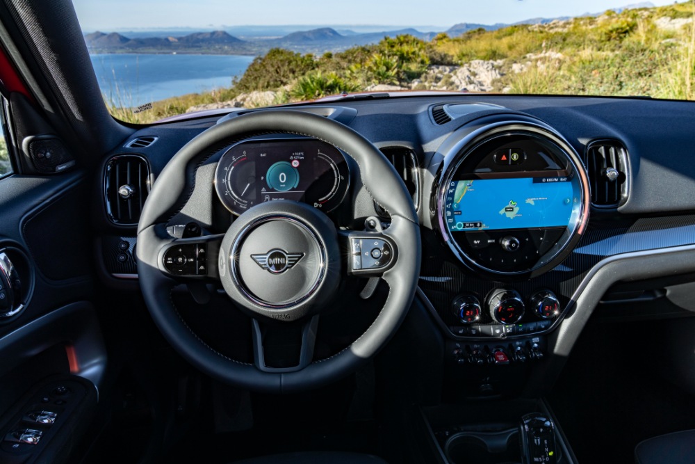 ميني-كونتري-مان-2023-المربع-نت-2-17