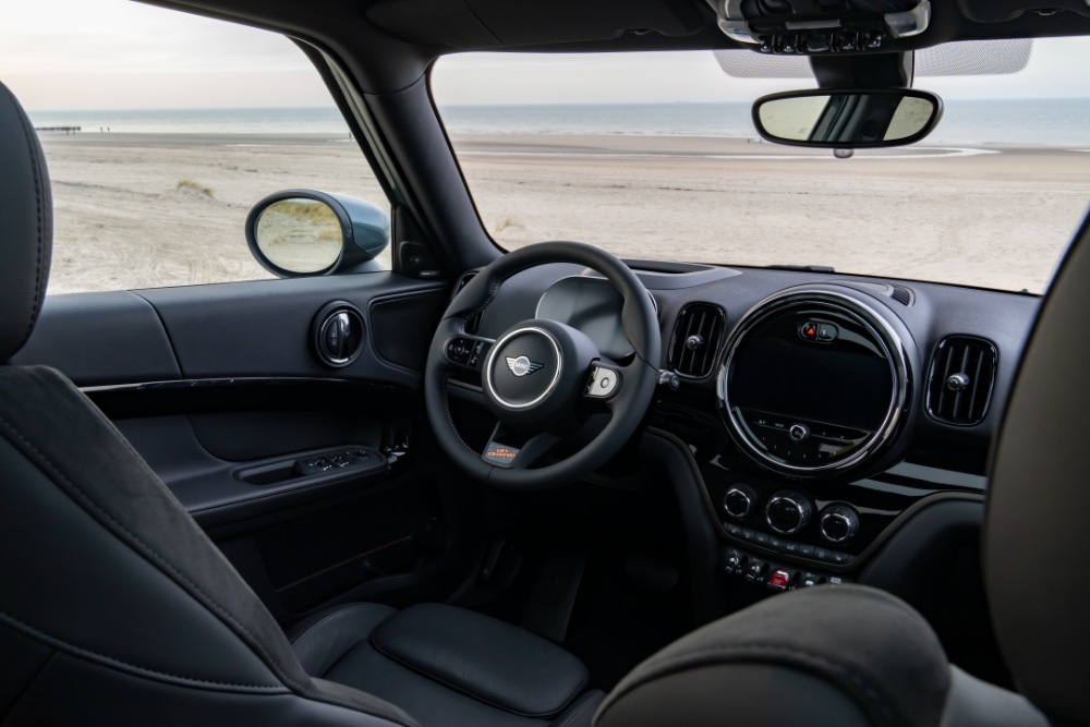 ميني-كونتري-مان-2023-المربع-نت-2-31