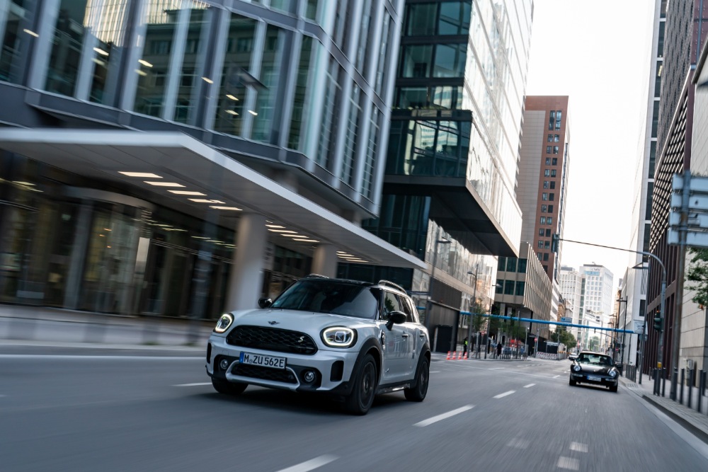 ميني-كونتري-مان-2023-المربع-نت-3