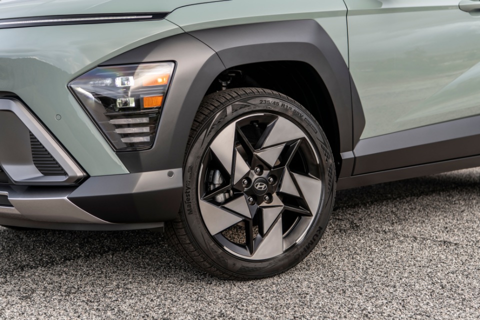 مواصفات هيونداي كونا 2024 في السعودية وترقيات الجيل الجديد مواصفات هيونداي كونا 2024 في السعودية وترقيات الجيل الجديد 7