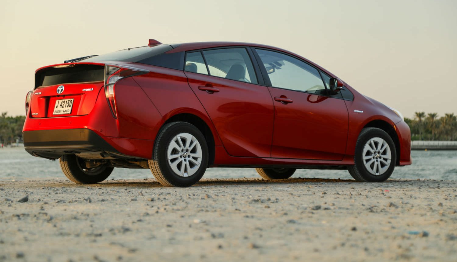 كم سعر تويوتا بريوس 2017 للبيع في السعودية وأين تجدها؟ كم سعر تويوتا بريوس 2017 للبيع في السعودية وأين تجدها؟ 4