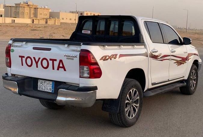 أسعار تويوتا هايلكس 2016 البيك اب في السعودية ومن أين تشتريها؟ أسعار تويوتا هايلكس 2016 البيك اب في السعودية ومن أين تشتريها؟ 6