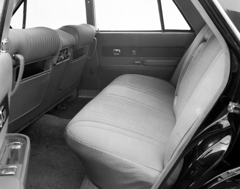 قصة سيارة تويوتا سنشري: سر تسميتها وتأثيرها في الصناعة اليابانية قصة سيارة تويوتا سنشري: سر تسميتها وتأثيرها في الصناعة اليابانية 4