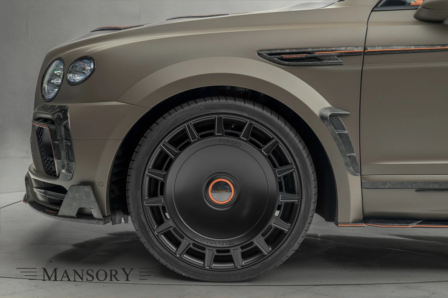 بنتلي بنتايجا تحصل على إصدار حصري من مانسوري بداخلية برتقالية صاخبة وقوة 750 حصان بنتلي بنتايجا تحصل على إصدار حصري من مانسوري بداخلية برتقالية صاخبة وقوة 750 حصان 6