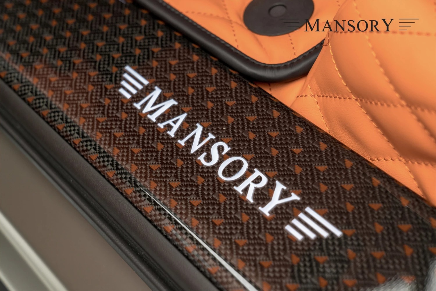 بنتلي بنتايجا تحصل على إصدار حصري من مانسوري بداخلية برتقالية صاخبة وقوة 750 حصان بنتلي بنتايجا تحصل على إصدار حصري من مانسوري بداخلية برتقالية صاخبة وقوة 750 حصان 10