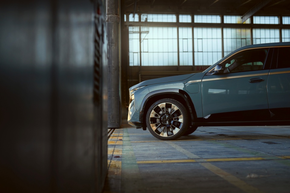 بي-ام-دبليو-xm-المربع-نت-2024-12