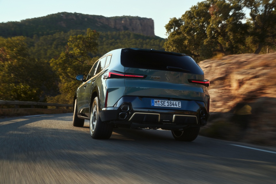 بي-ام-دبليو-xm-المربع-نت-2024-16