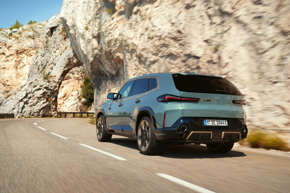 بي-ام-دبليو-xm-المربع-نت-2024-22