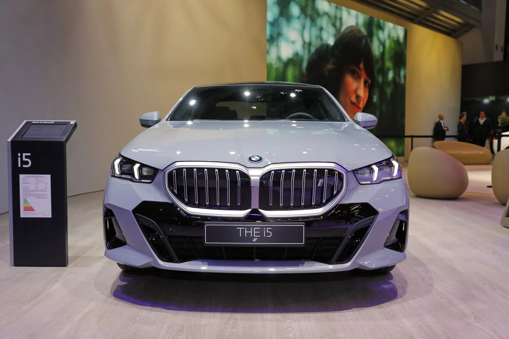 بي ام دبليو الفئة الخامسة 2024 الجديدة تحصل على أول فئة هجينة قابلة للشحن بالقابس الكهربائي بي ام دبليو الفئة الخامسة 2024 الجديدة تحصل على أول فئة هجينة قابلة للشحن بالقابس الكهربائي 16