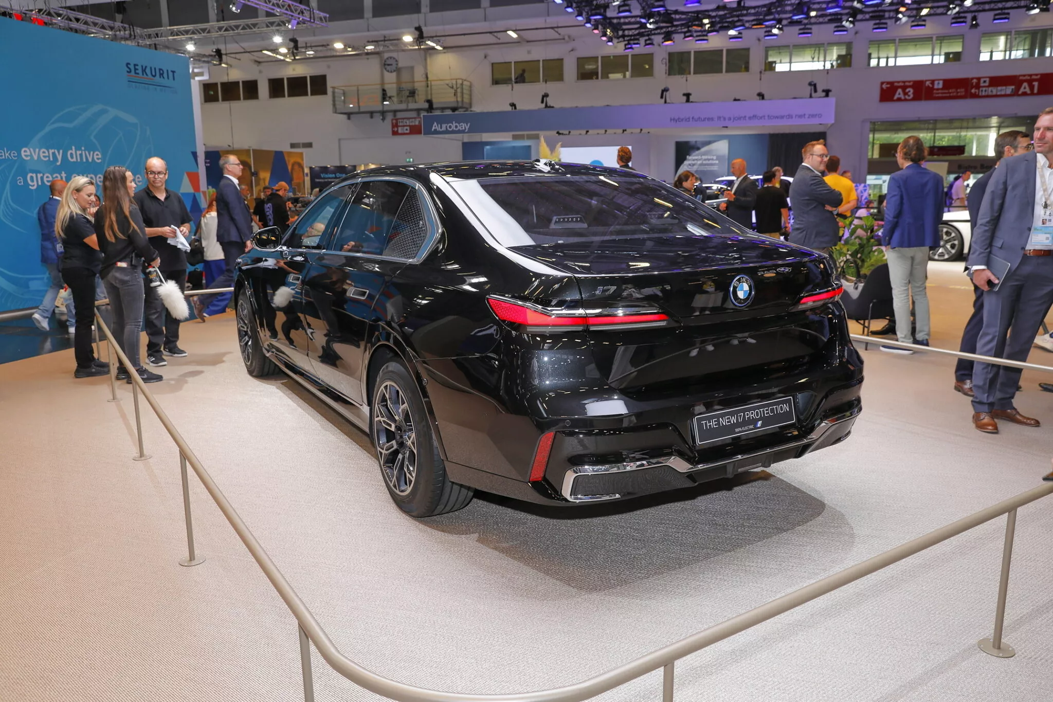 بي ام دبليو i7 Protection الجديدة هي أول سيدان كهربائية مصفحة في العالم بي ام دبليو i7 Protection الجديدة هي أول سيدان كهربائية مصفحة في العالم 1