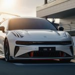 جيلي تكشف عن زيكر 001 FR الكهربائية بقوة 1265 حصان لمنافسة تيسلا موديل S بلاد زيكر 001 FR