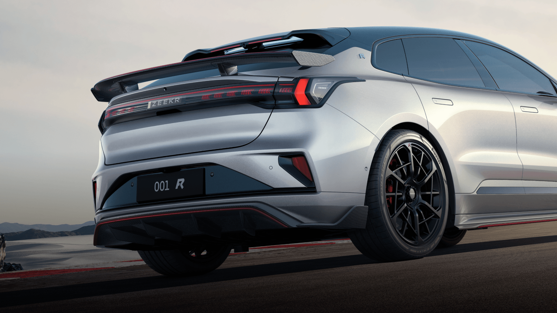 جيلي تكشف عن زيكر 001 FR الكهربائية بقوة 1265 حصان لمنافسة تيسلا موديل S بلاد جيلي تكشف عن زيكر 001 FR الكهربائية بقوة 1265 حصان لمنافسة تيسلا موديل S بلاد 3