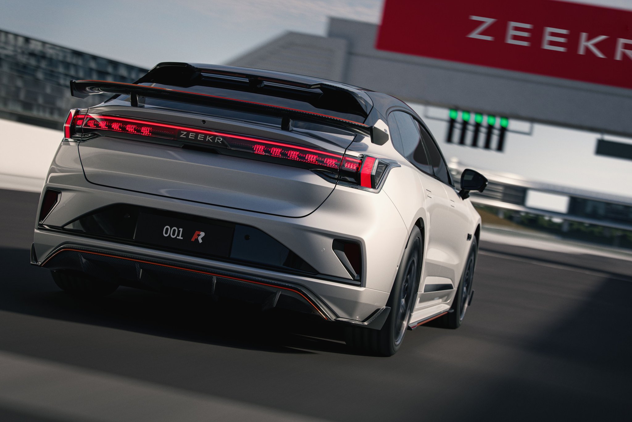 جيلي تكشف عن زيكر 001 FR الكهربائية بقوة 1265 حصان لمنافسة تيسلا موديل S بلاد جيلي تكشف عن زيكر 001 FR الكهربائية بقوة 1265 حصان لمنافسة تيسلا موديل S بلاد 1