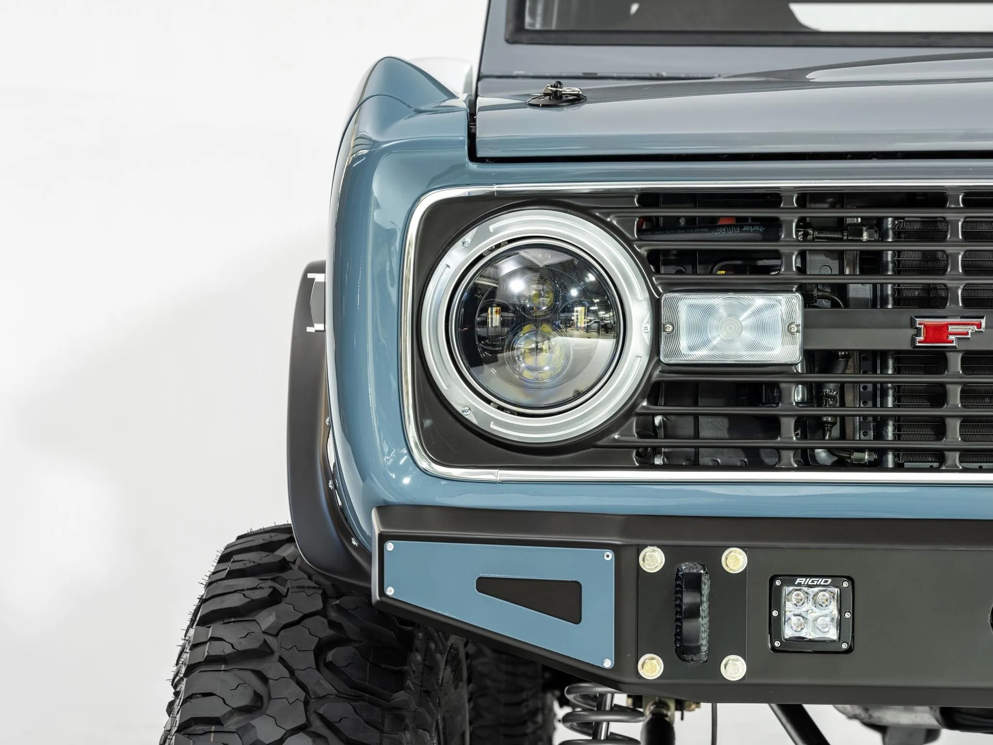 فورد برونكو موديل 1972 مجددة بالكامل بمحرك V8 تُباع بـ 240 ألف دولار! فورد برونكو موديل 1972 مجددة بالكامل بمحرك V8 تُباع بـ 240 ألف دولار! 1