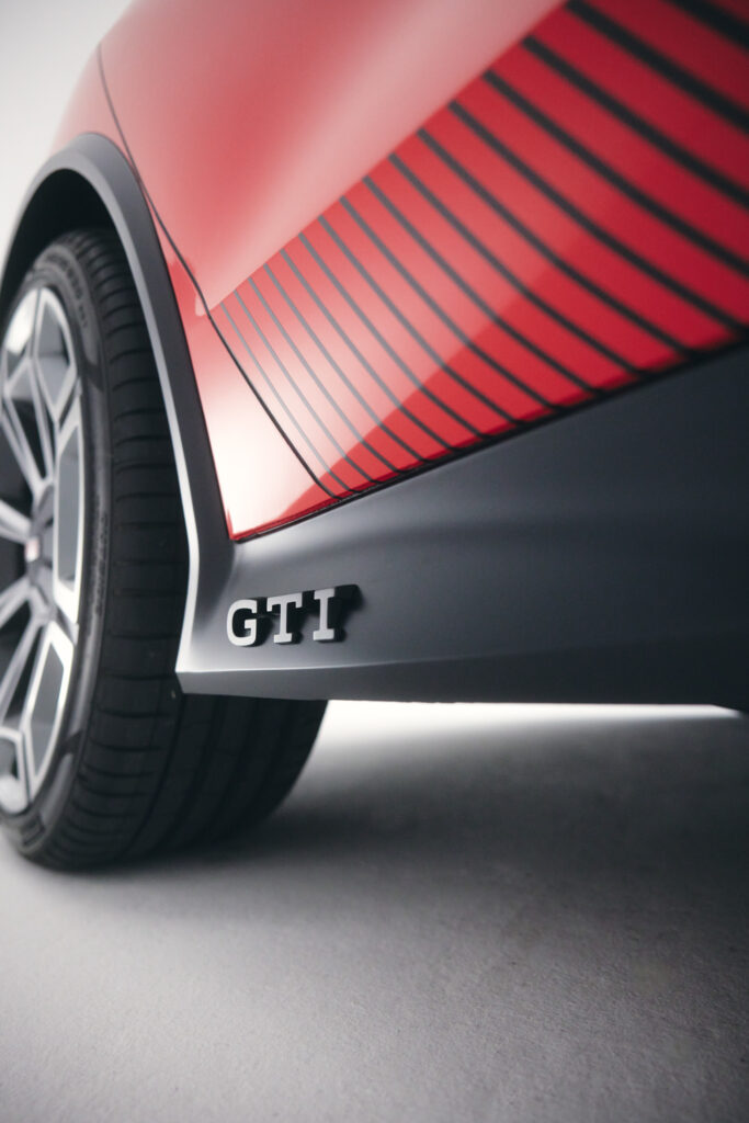 فولكس واجن ID GTI الاختبارية تنكشف رسمياً بتصميم مستوحى من أجيال جولف السابقة فولكس واجن ID GTI الاختبارية تنكشف رسمياً بتصميم مستوحى من أجيال جولف السابقة 10
