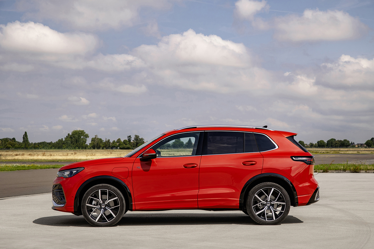 فولكس واجن تيجوان 2024 الجديدة كلياً تنكشف رسمياً بالعديد من الخيارات الهجينة فولكس واجن تيجوان 2024 الجديدة كلياً تنكشف رسمياً بالعديد من الخيارات الهجينة 4