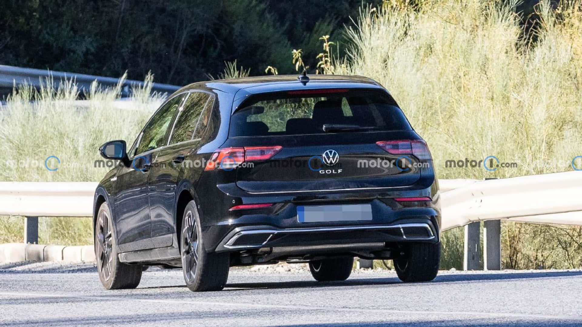 فولكس واجن جولف 2024 فيس ليفت تظهر في صور تجسسية بدون تمويهات تقريباً فولكس واجن جولف 2024 فيس ليفت تظهر في صور تجسسية بدون تمويهات تقريباً 6