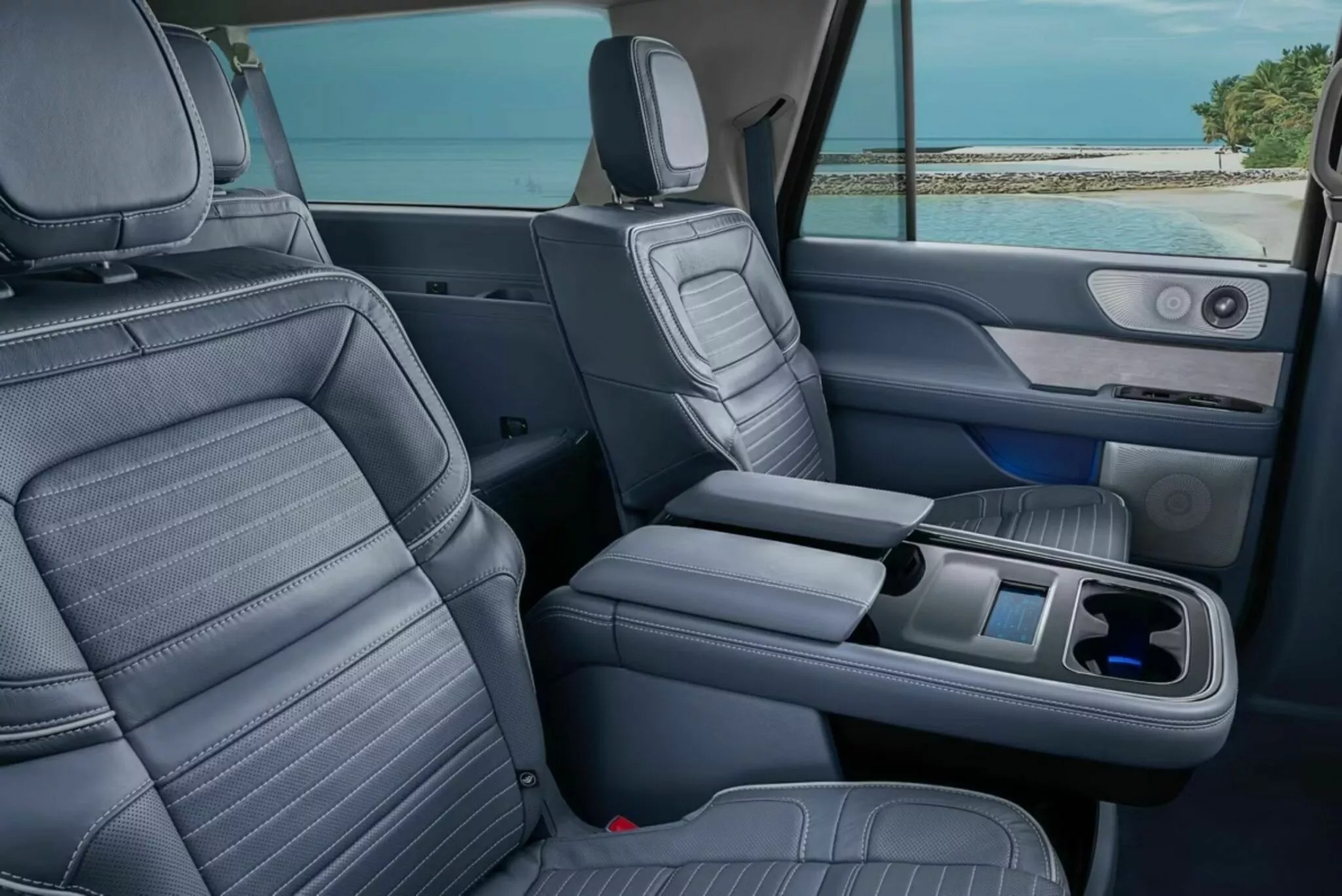 لينكون نافيجيتور تحصل على إصدار الذهب الأسود بلمسات جمالية بديعة في الصين لينكون نافيجيتور تحصل على إصدار الذهب الأسود بلمسات جمالية بديعة في الصين 1