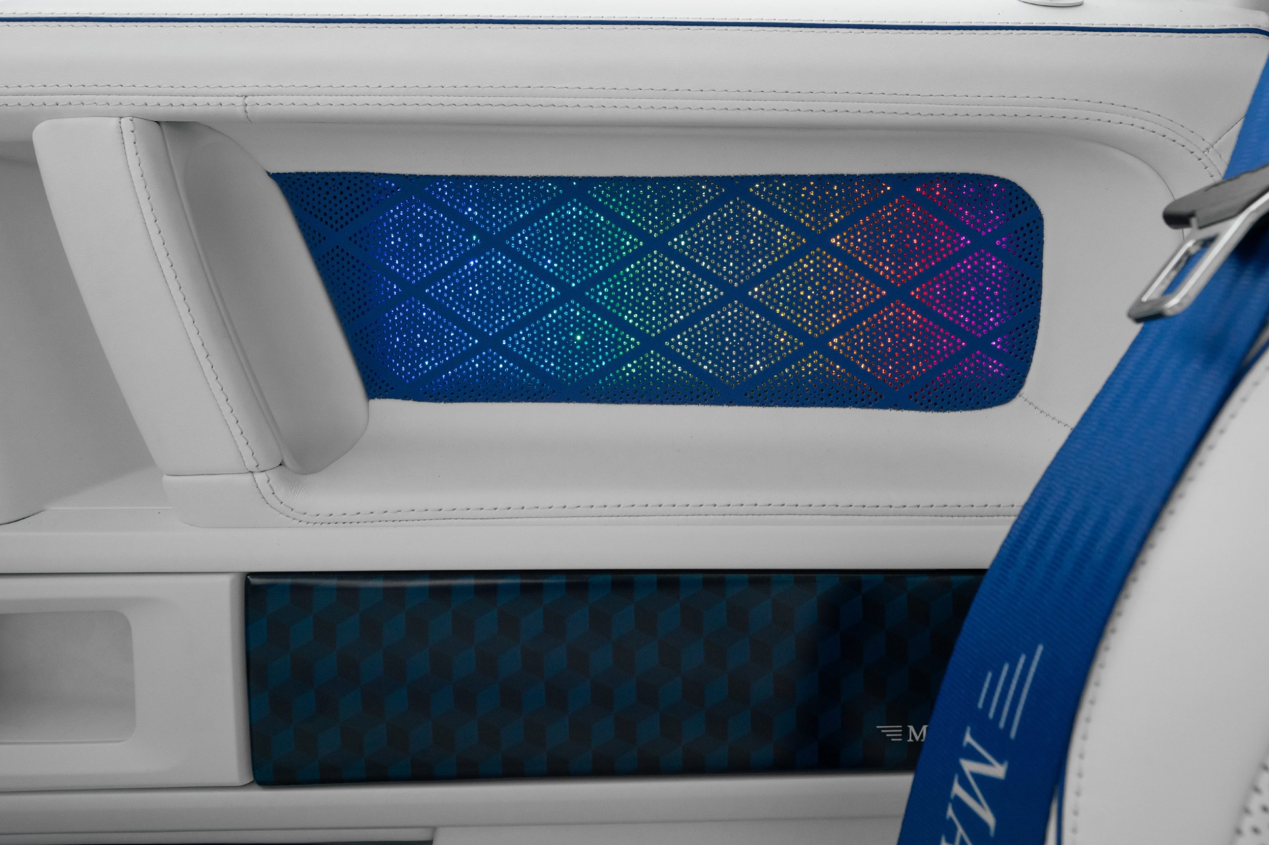 مرسيدس AMG G63 4X4 تحصل على إصدار حصري من مانسوري الألمانية بقوة 850 حصان مرسيدس AMG G63 4X4 تحصل على إصدار حصري من مانسوري الألمانية بقوة 850 حصان 6