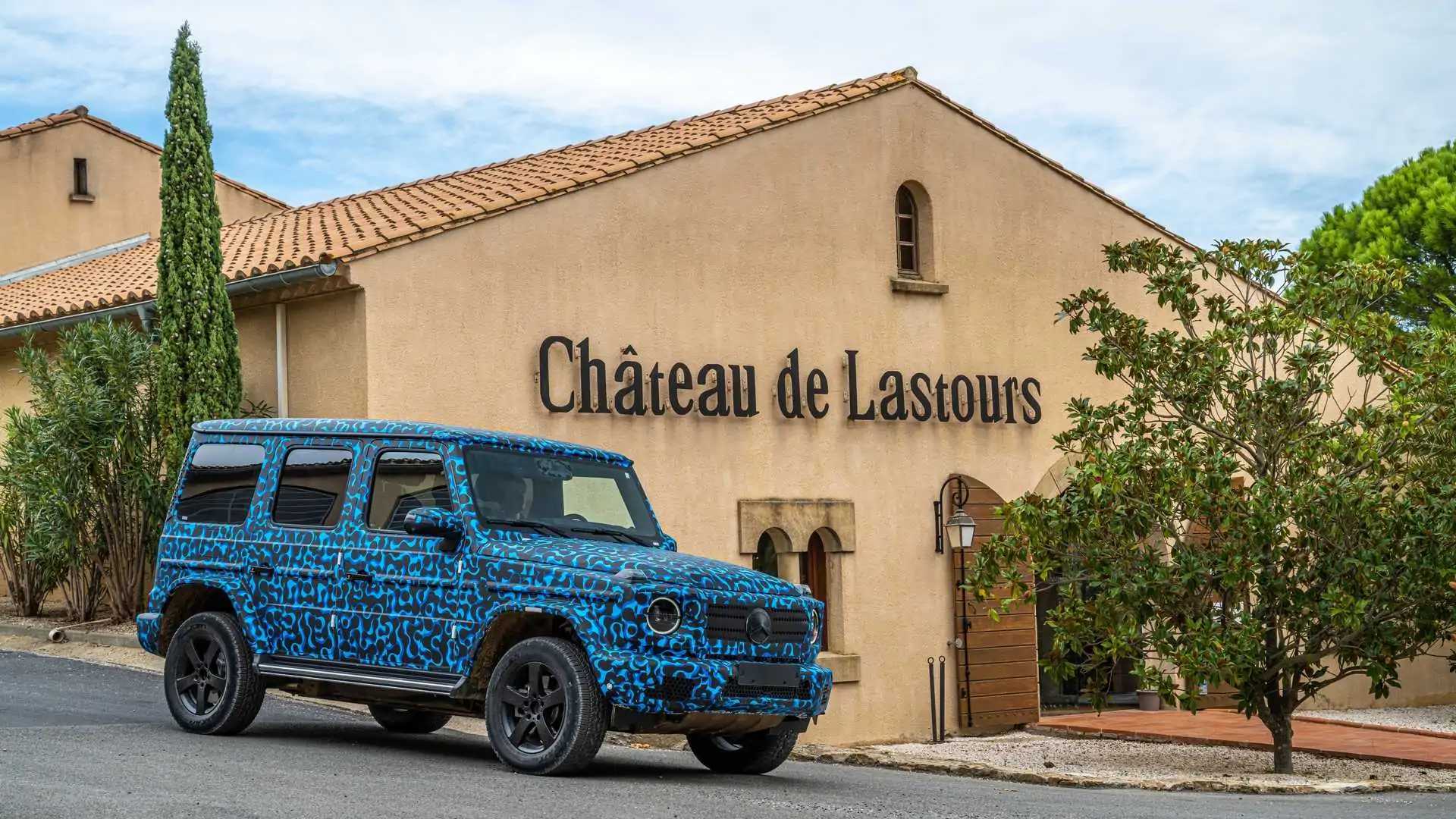 مرسيدس تؤكد على تدشين جي كلاس الكهربائية الجديدة كلياً خلال أشهر معدودة بالتوازي مع نسخة الفيس ليفت 3