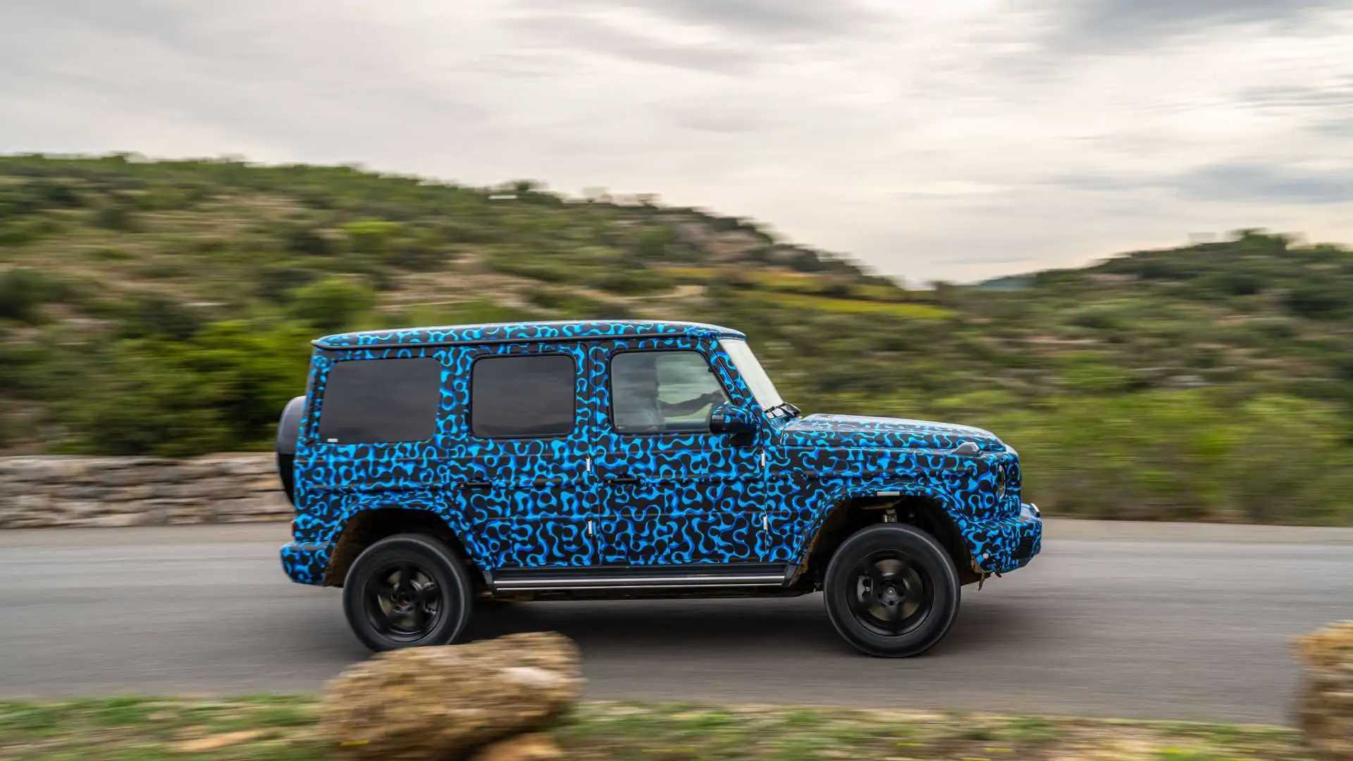 مرسيدس تؤكد على تدشين جي كلاس الكهربائية الجديدة كلياً خلال أشهر معدودة بالتوازي مع نسخة الفيس ليفت 1