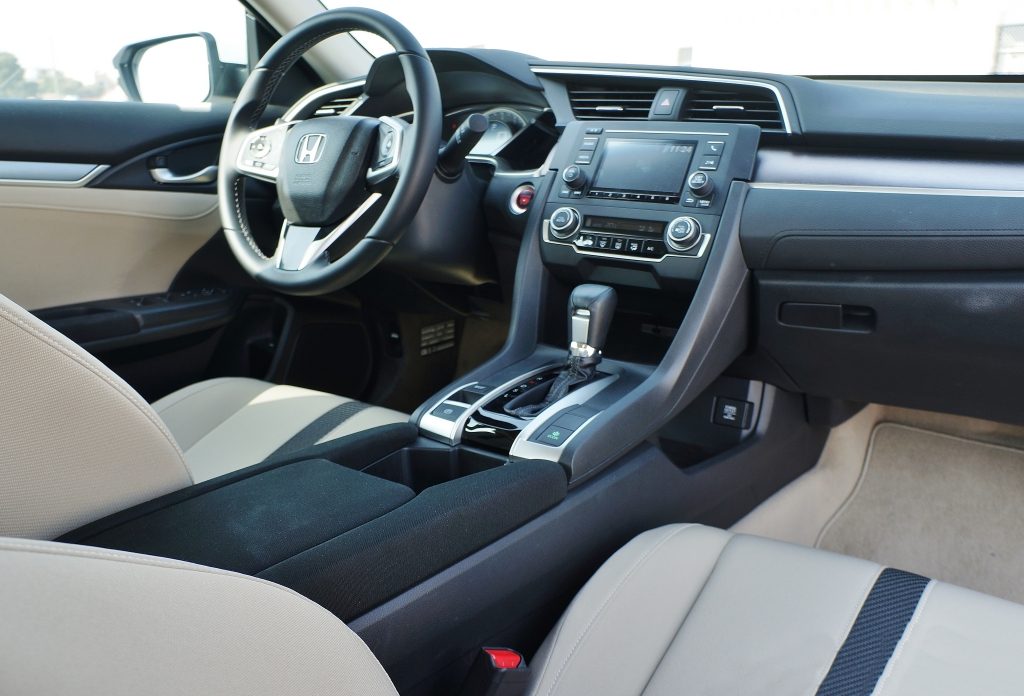 ما هي أسعار هوندا سيفيك 2017 للبيع في السوق السعودي؟ ما هي أسعار هوندا سيفيك 2017 للبيع في السوق السعودي؟ 4