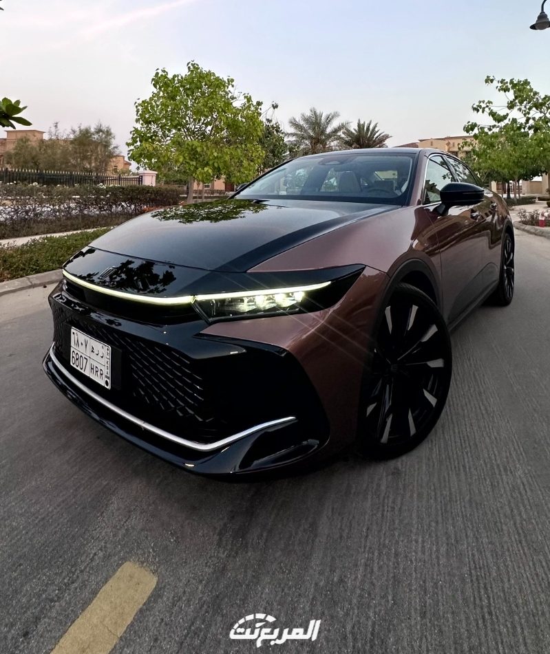 أبرز تجهيزات تويوتا كراون ٢٠٢٣ ومواصفاتها في السعودية (بالأسعار) أبرز تجهيزات تويوتا كراون ٢٠٢٣ ومواصفاتها في السعودية (بالأسعار) 3