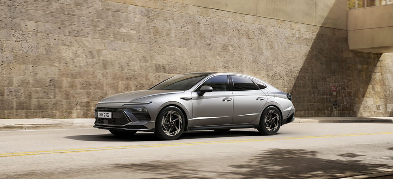 سيارة هيونداي سوناتا 2024 من الدخل: إليكم أبرز الترقيات التي حصلت عليها مواصفات سوناتا 2024 الجديدة كليا في السعودية سيدان راقية بطابع رياضي