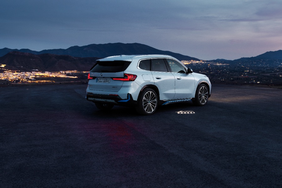 بي-ام-دبليو-x1-و-ix-2023-المربع-نت-34