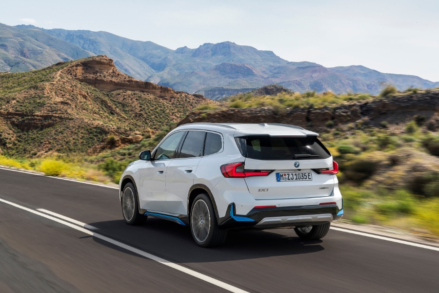 بي-ام-دبليو-x1-و-ix-2023-المربع-نت-37