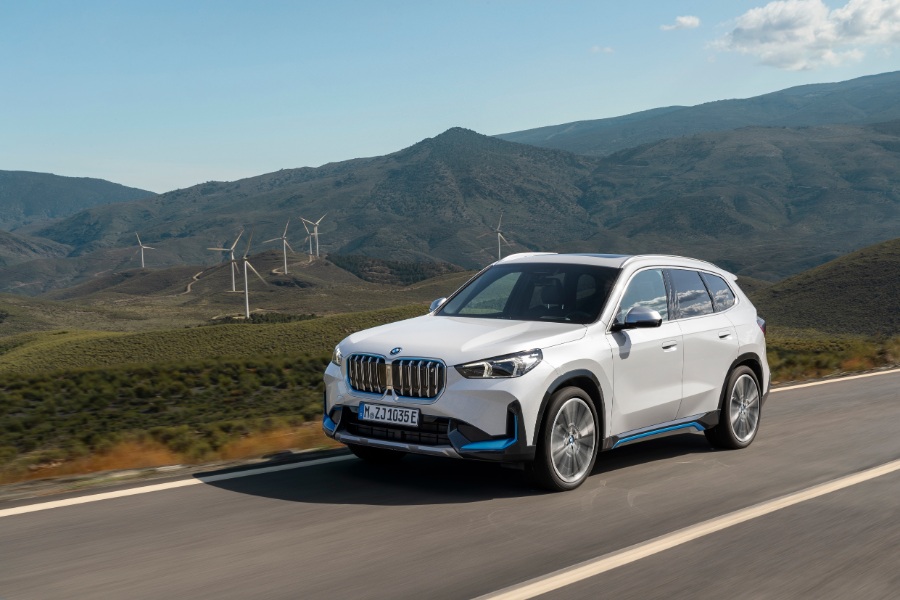 بي-ام-دبليو-x1-و-ix-2023-المربع-نت-38